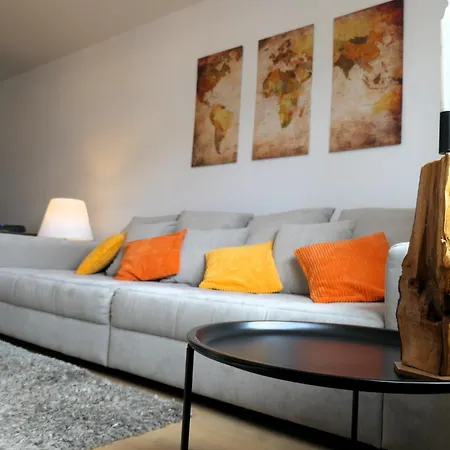 Schoelerberg Mit Tiefgaragenparkplatz Und Kingsize-bett * Osnabrueck