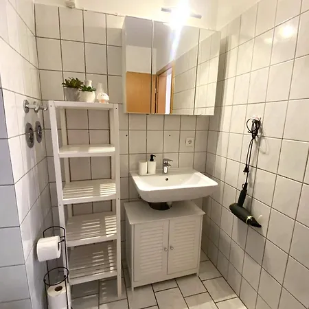 Schoelerberg Mit Tiefgaragenparkplatz Und Kingsize-bett * Osnabrueck