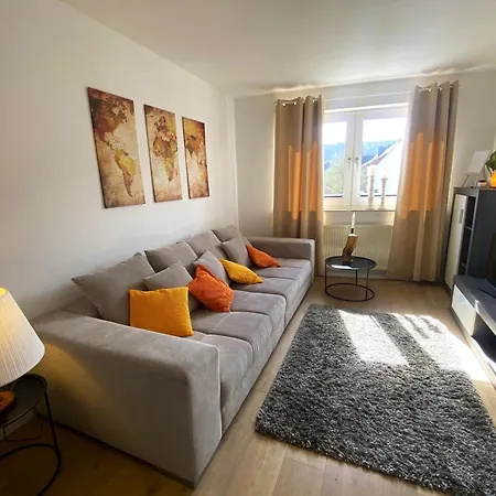 Schoelerberg Mit Tiefgaragenparkplatz Und Kingsize-bett