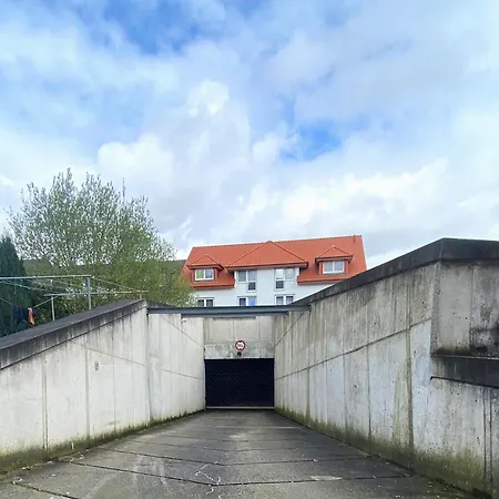 Schoelerberg Mit Tiefgaragenparkplatz Und Kingsize-bett 公寓 奥斯纳布吕克