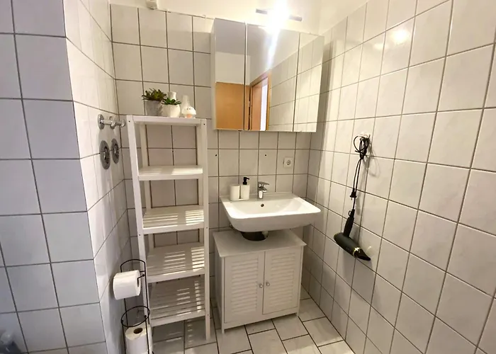 Schoelerberg Mit Tiefgaragenparkplatz Und Kingsize-bett * 奥斯纳布吕克